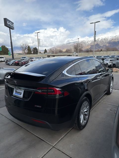 Used 2016 Tesla Model X P90D image 4