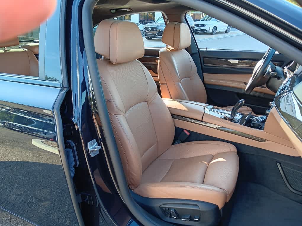 Used 2015 BMW 750i xDrive AWD/4WD image 14