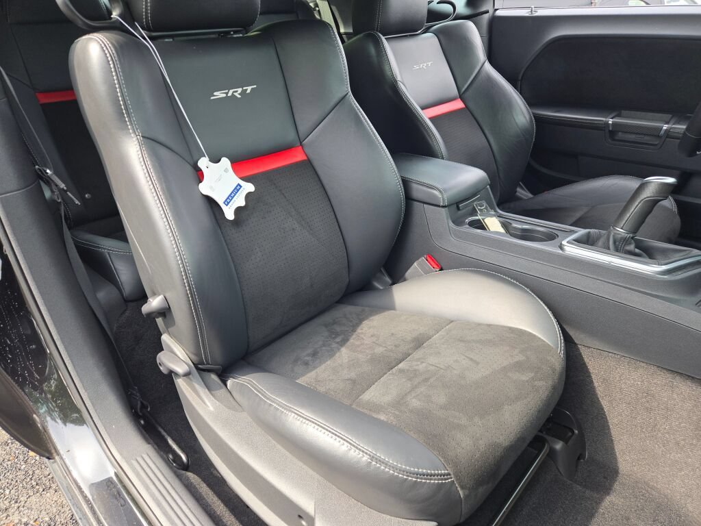 Used 2009 Dodge Challenger SRT8 RWD image 16