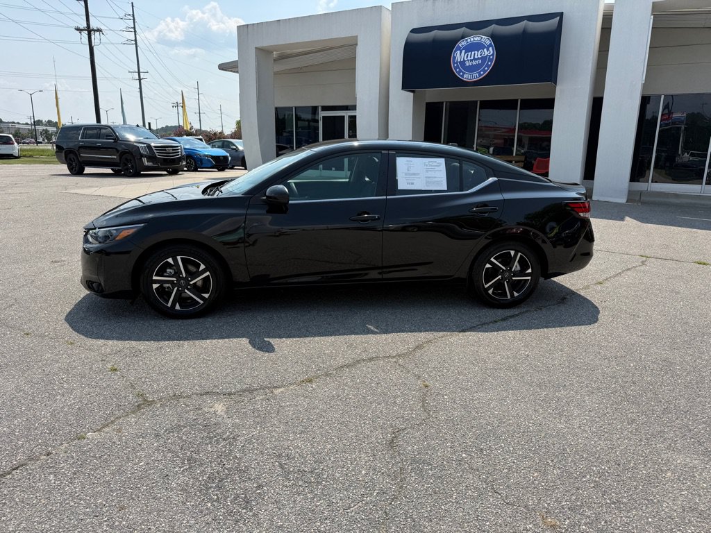 Used 2024 Nissan Sentra SV FWD image 2