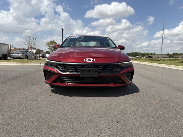 Used 2024 Hyundai Elantra Limited FWD image 10