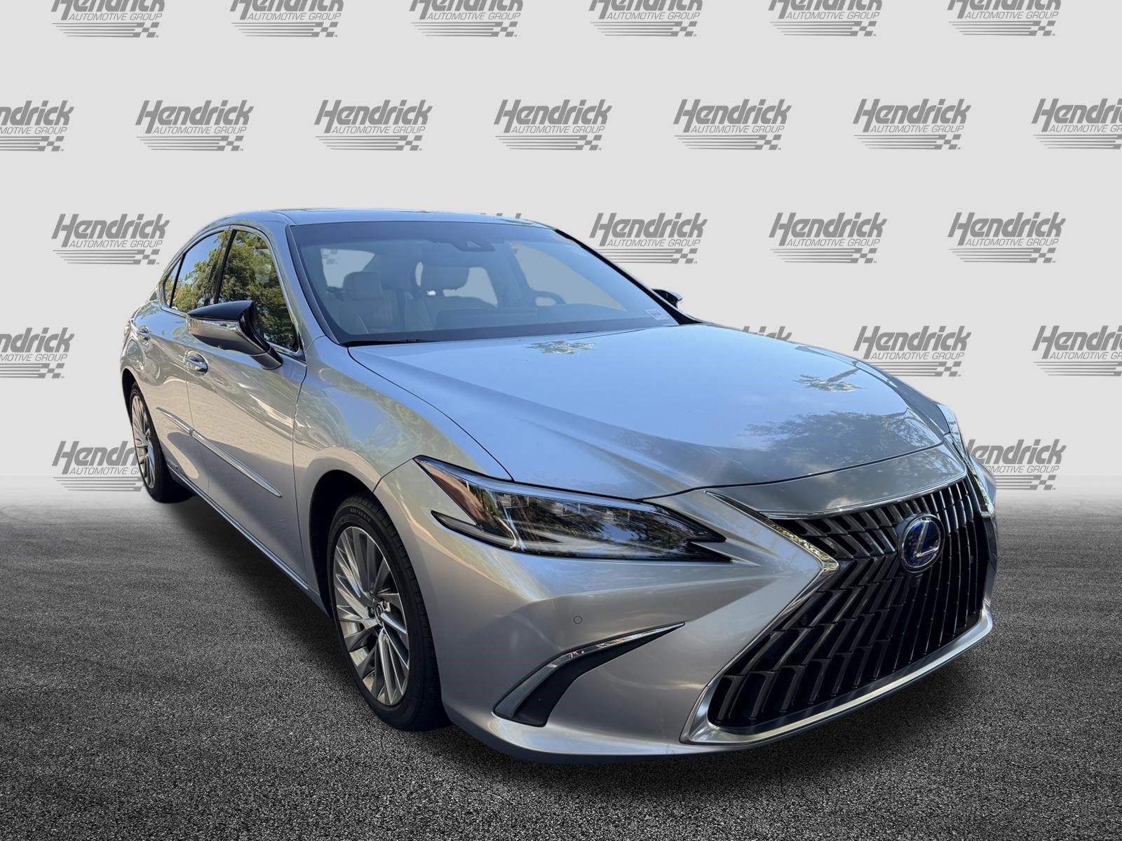 Used 2022 Lexus ES 300h Ultra Luxury FWD image 2