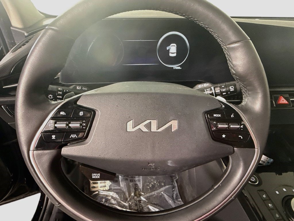 Used 2023 Kia Niro Wave FWD image 12