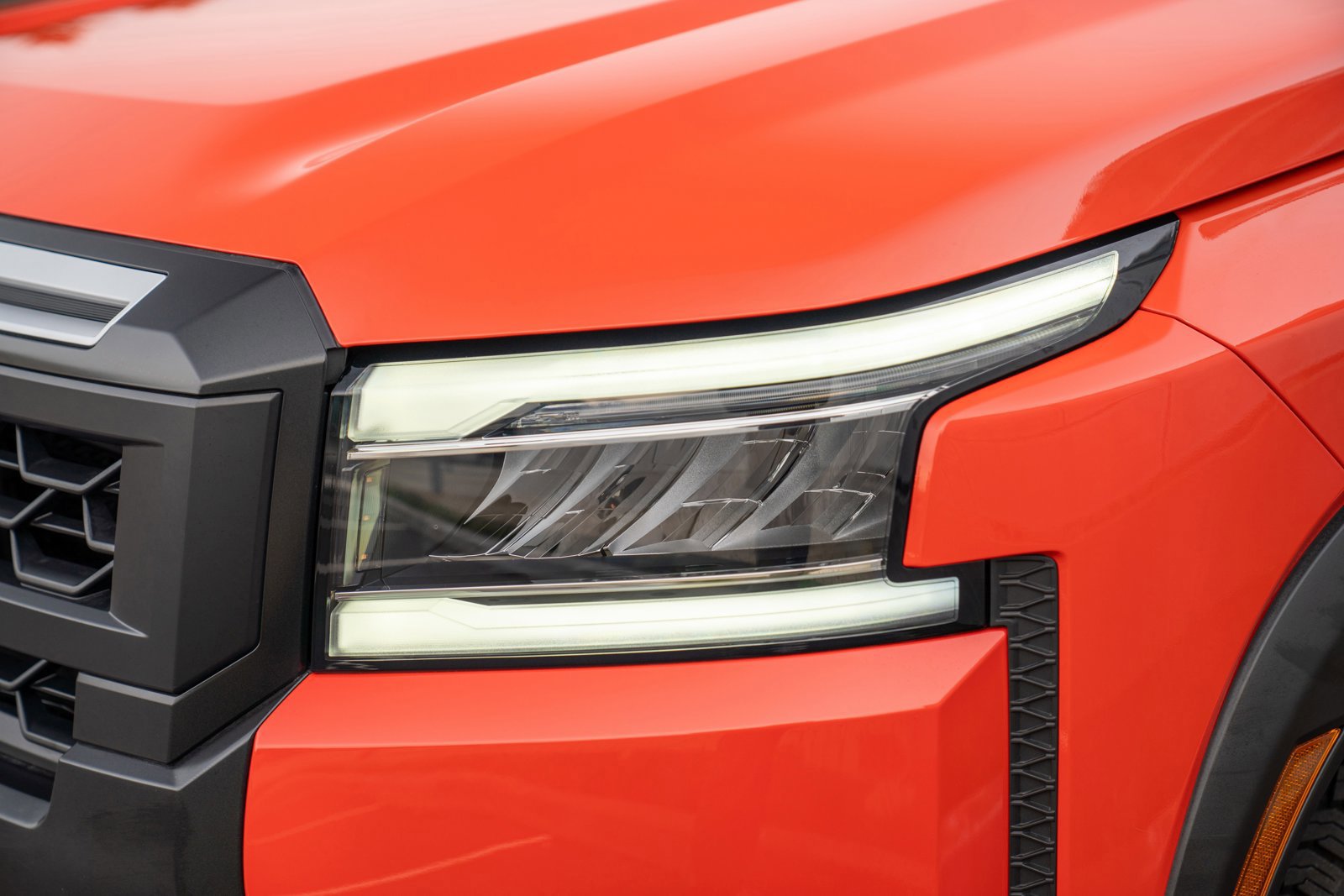 Used 2025 Nissan Frontier PRO-4X image 28