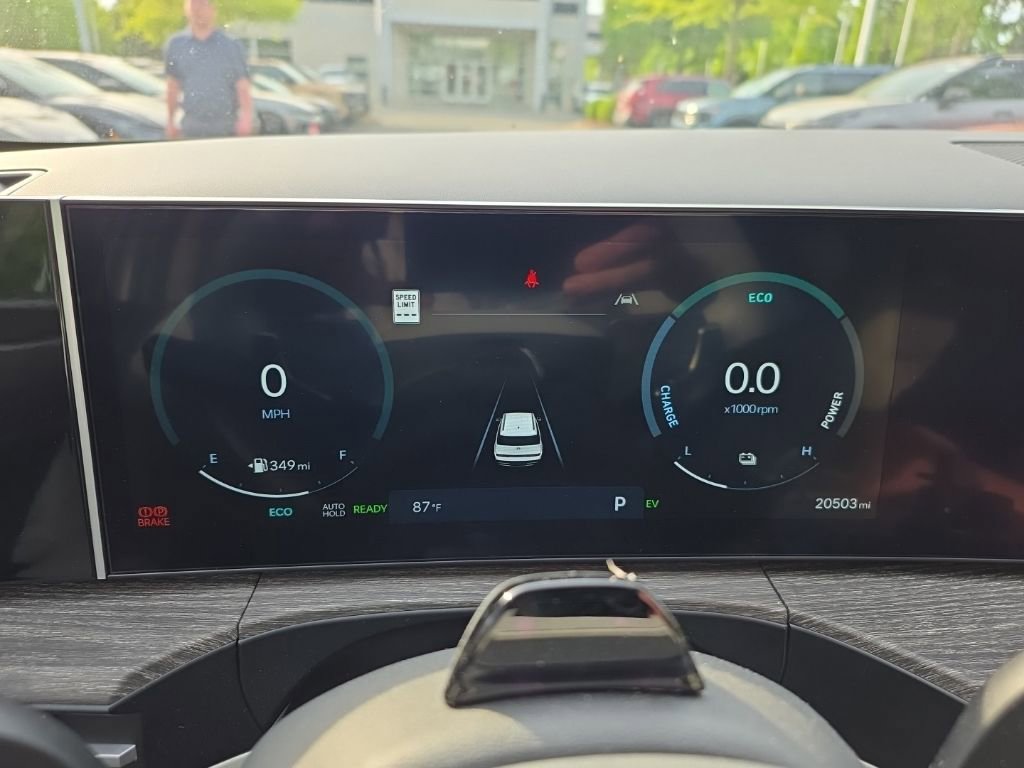 Used 2024 Hyundai Santa Fe Limited image 11