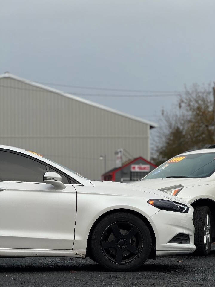 Used 2016 Ford Fusion SE image 18