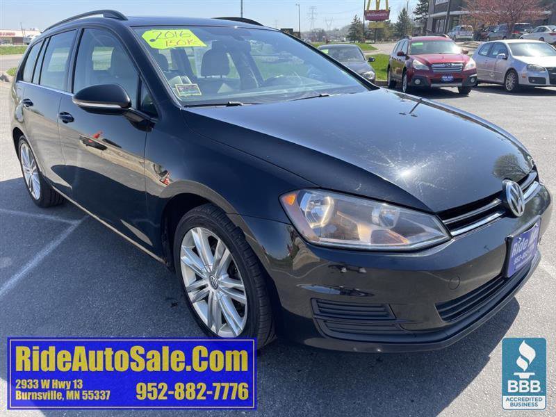 Used 2016 Volkswagen Golf Limited Edition image 3