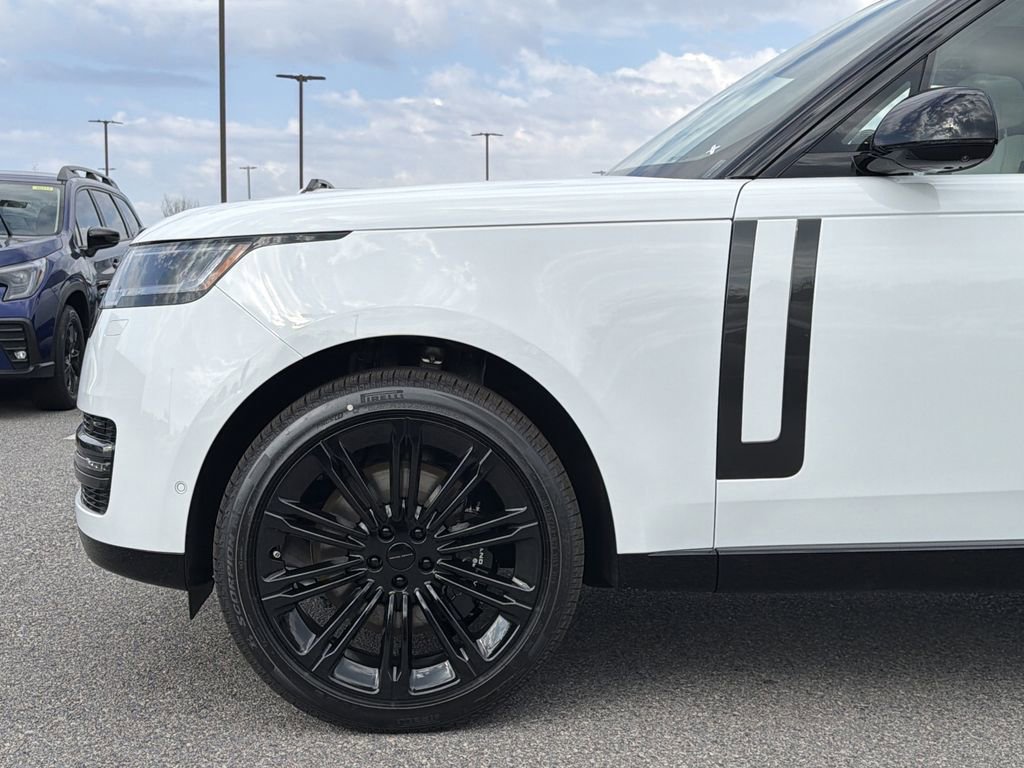 New 2026 Land Rover Range Rover SE image 9