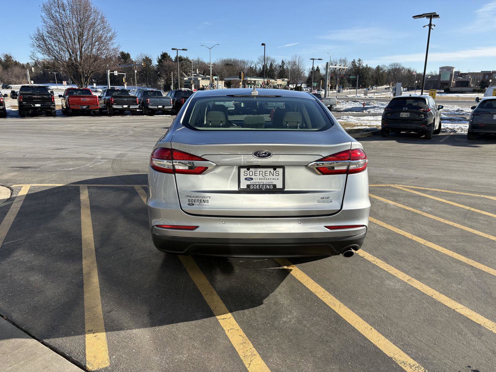 Used 2020 Ford Fusion SE image 5