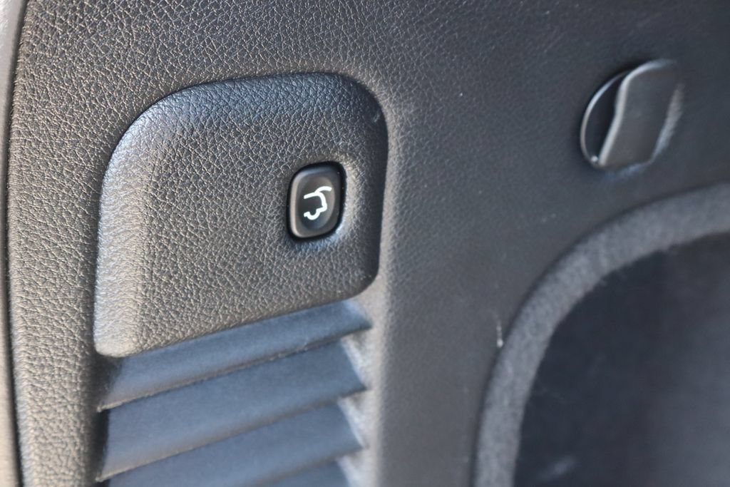 Used 2021 Jeep Grand Cherokee Overland AWD/4WD image 23