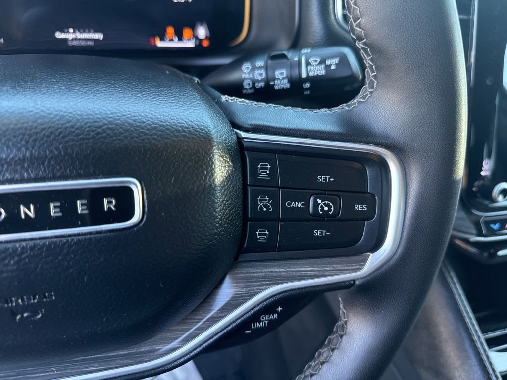 Used 2024 Jeep Wagoneer L Series II w/ Flexible Seating Group image 19