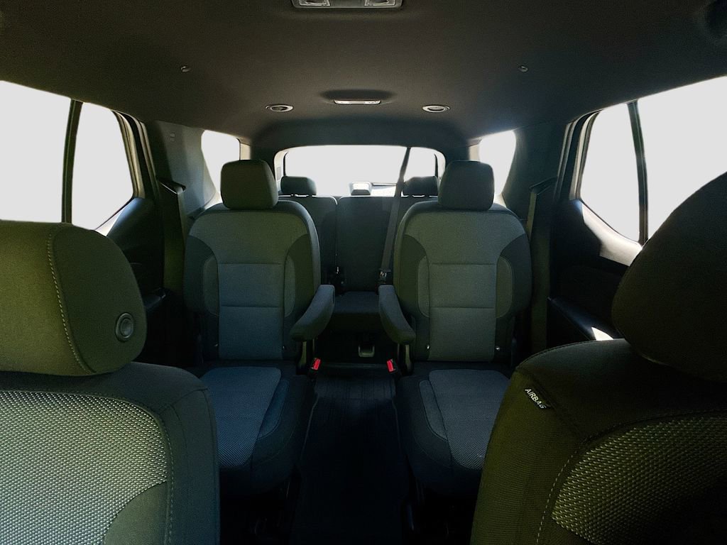 Used 2023 Chevrolet Traverse LT FWD image 28