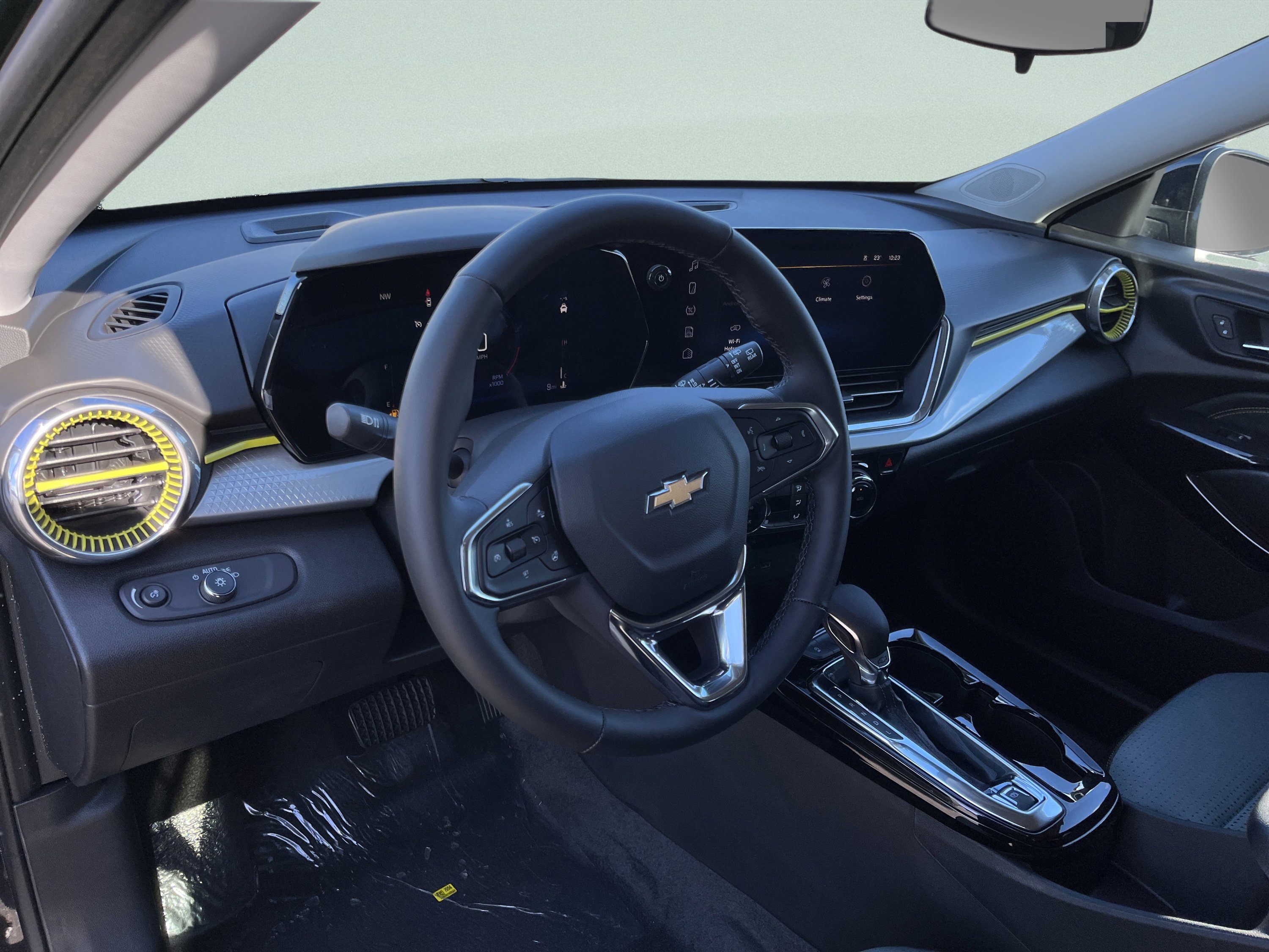 New 2026 Chevrolet Trax LT w/ LT Convenience Package image 15