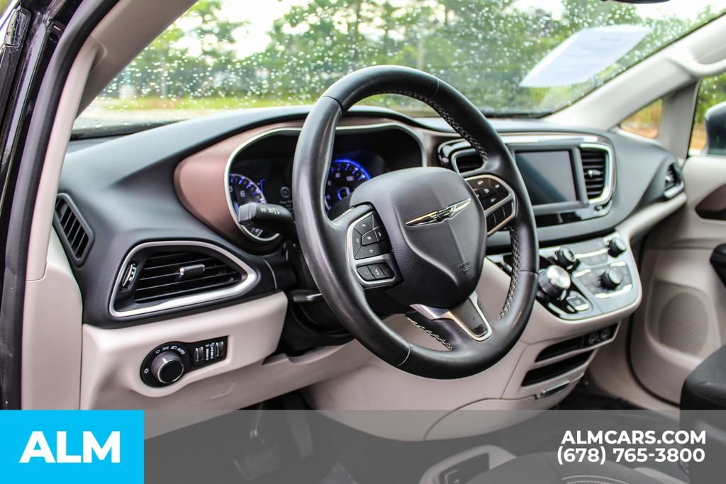 Used 2023 Chrysler Voyager LX FWD image 18