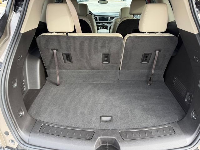 Used 2020 Buick Enclave Essence AWD/4WD image 17