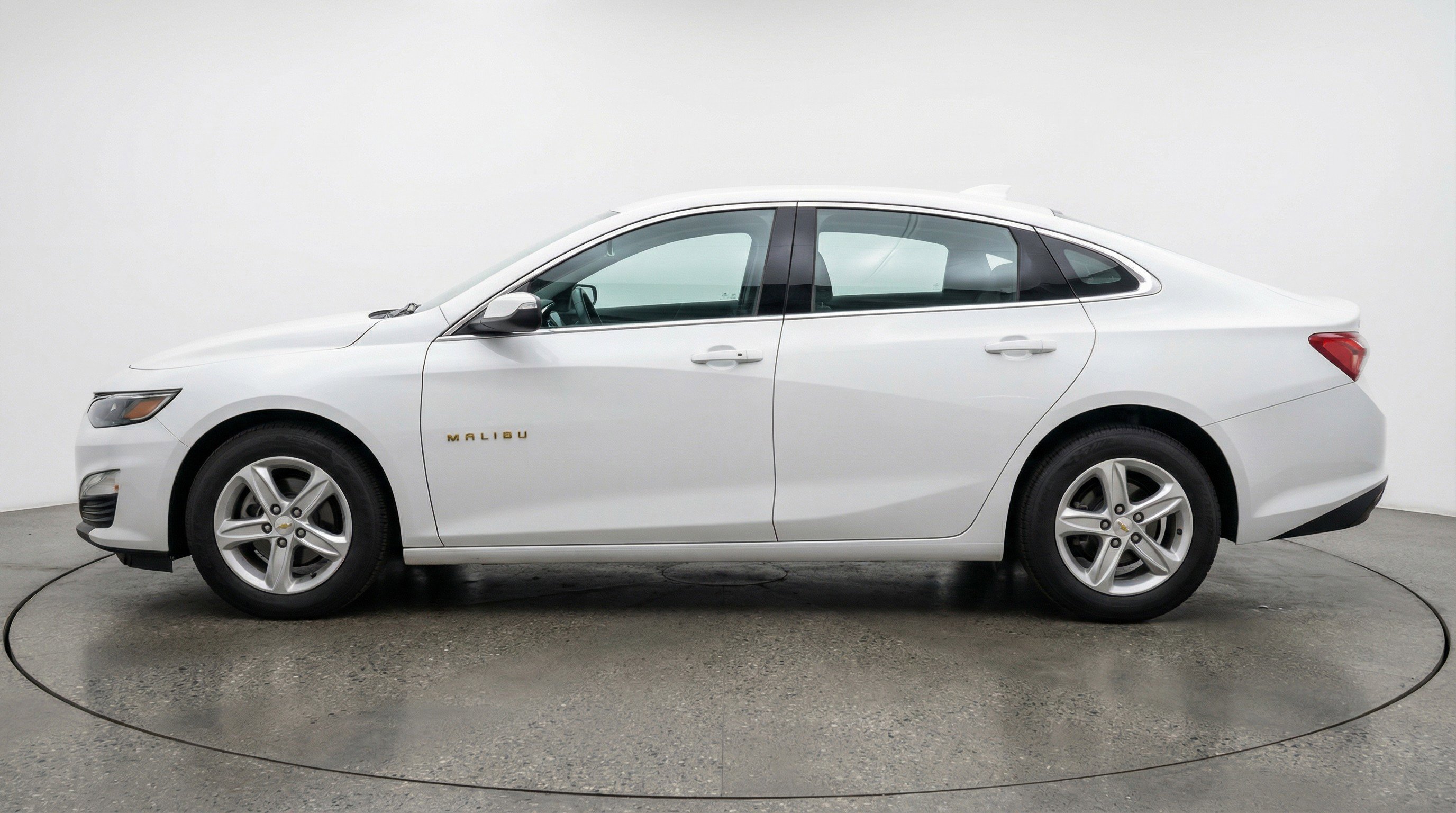 Used 2024 Chevrolet Malibu LT image 5