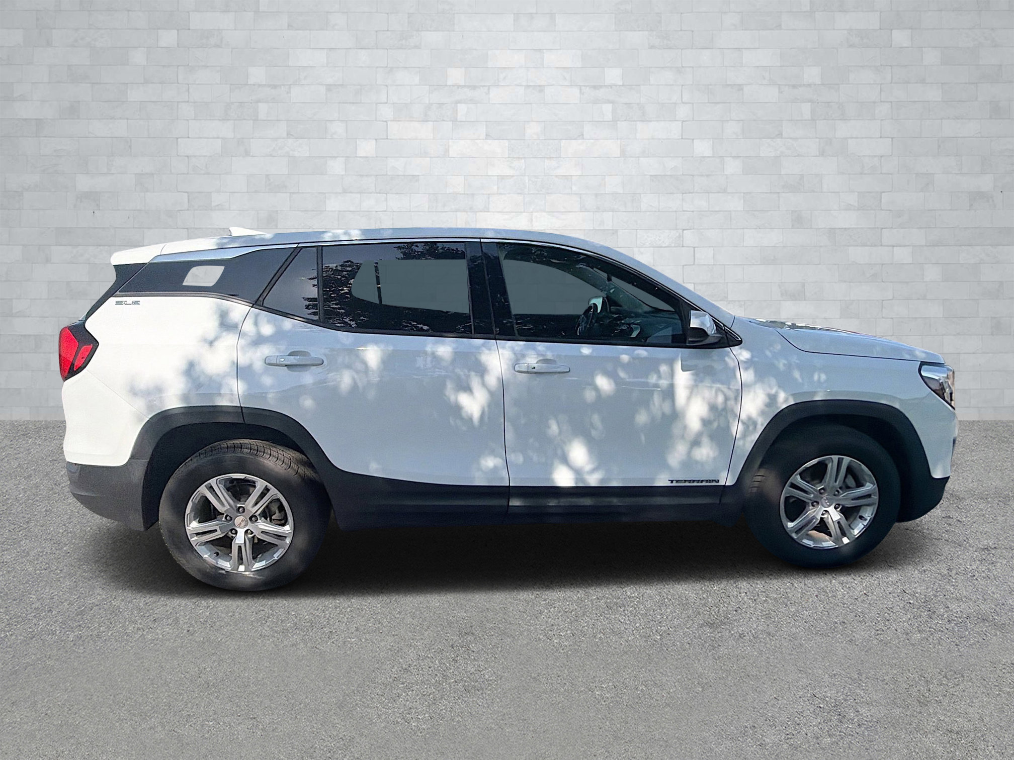 Used 2020 GMC Terrain SLE image 3