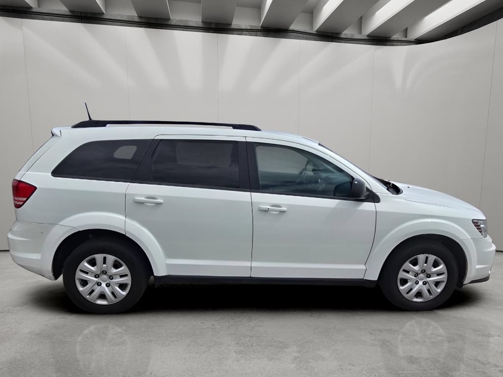 Used 2020 Dodge Journey SE FWD image 6