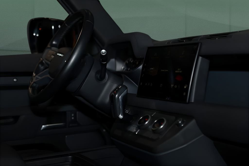 Used 2023 Land Rover Defender 110 X-Dynamic SE image 18