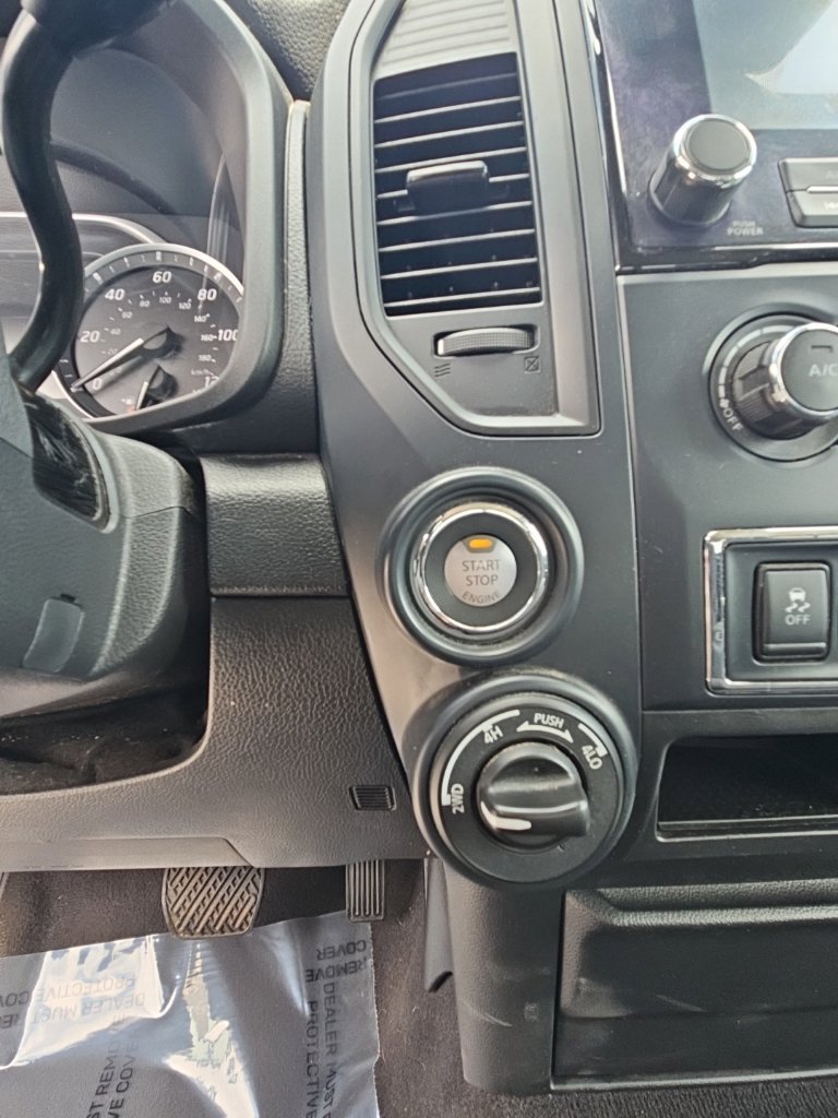 Used 2023 Nissan Titan SV AWD/4WD image 18
