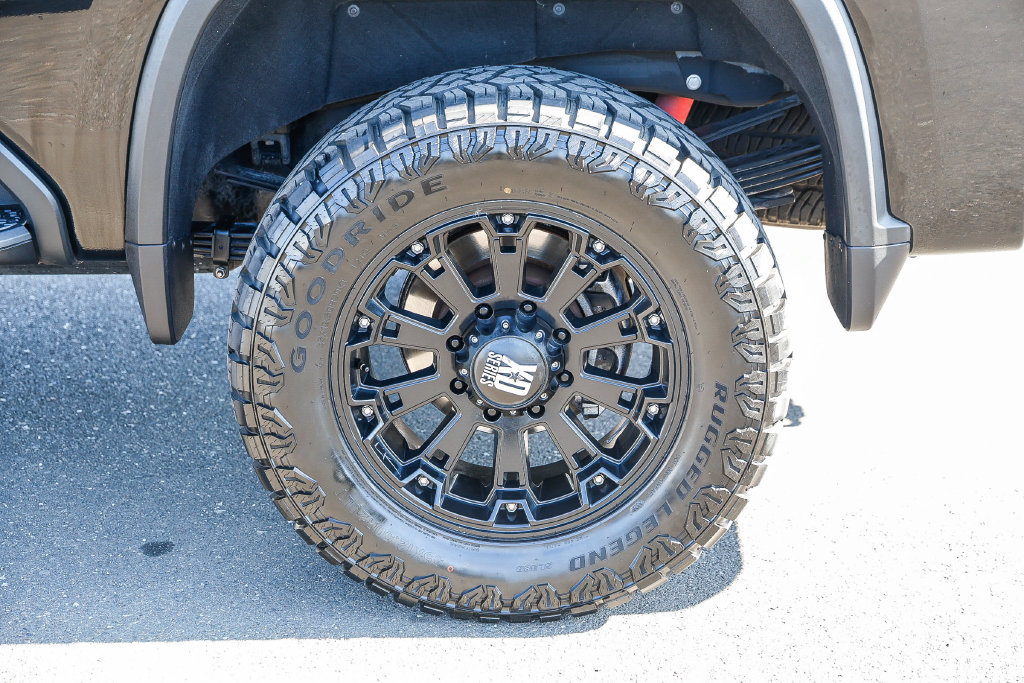 Used 2024 Chevrolet Silverado 3500 High Country w/ Technology Package AWD/4WD image 23