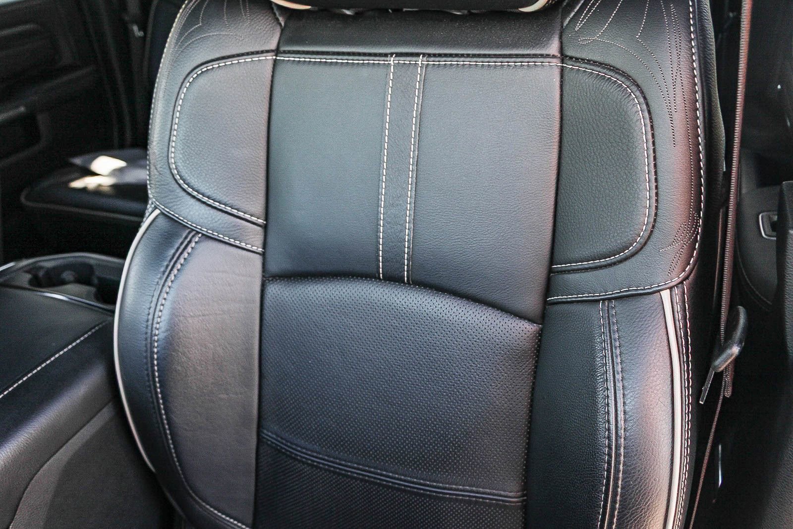 Used 2024 RAM 3500 Limited image 23