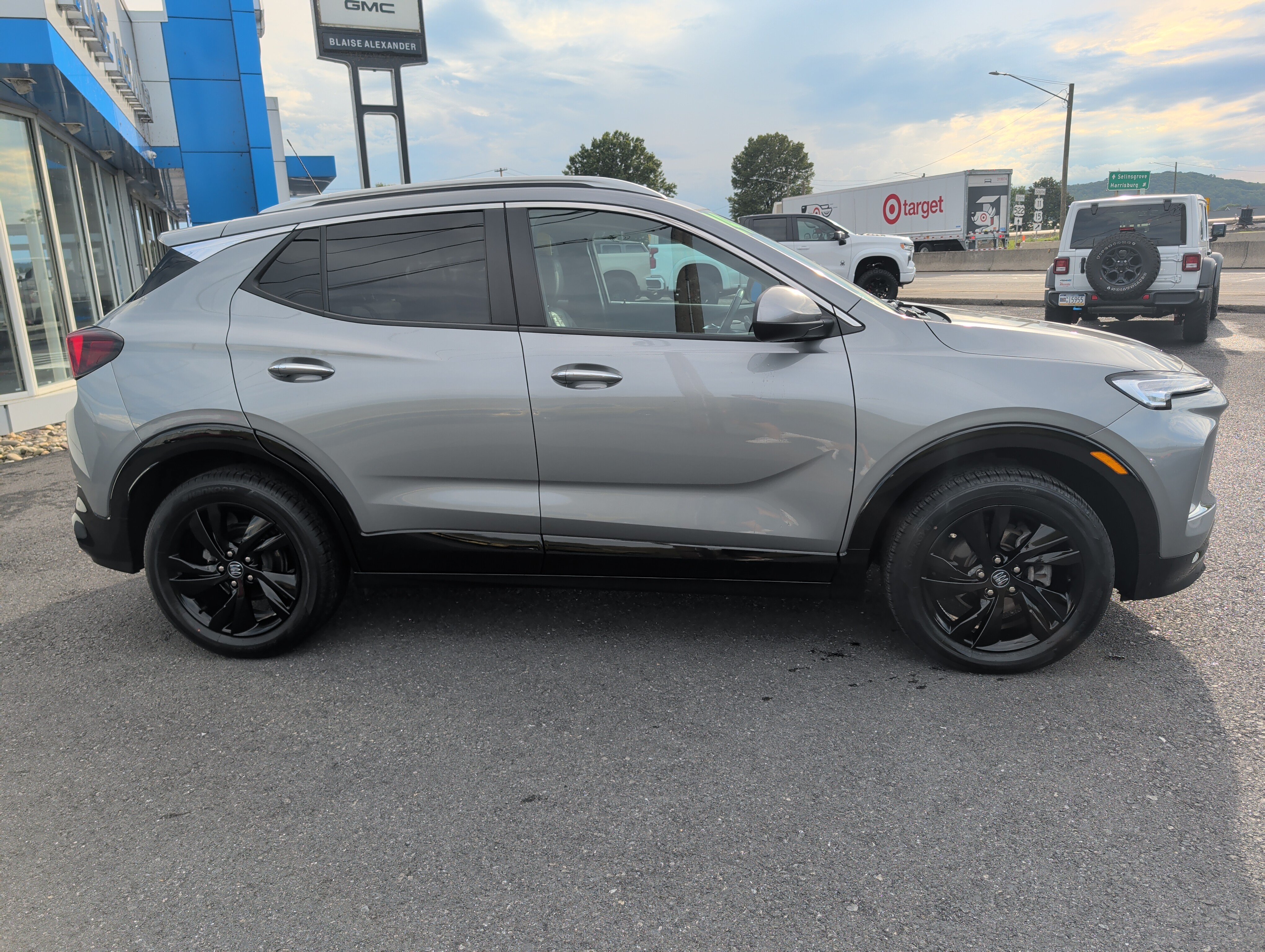 Used 2024 Buick Encore GX Sport Touring w/ Comfort Package AWD/4WD image 2