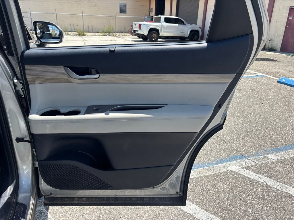 Used 2021 Hyundai Palisade SEL w/ Premium Package FWD image 16