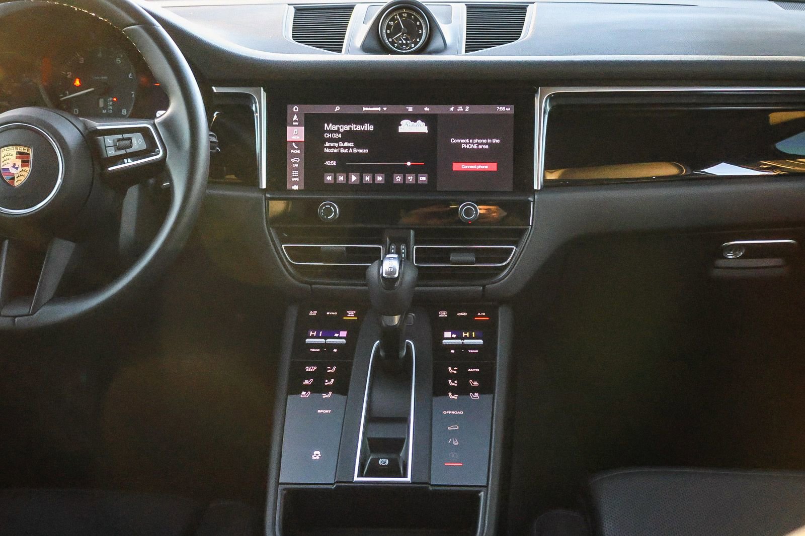 Used 2022 Porsche Macan Base image 23