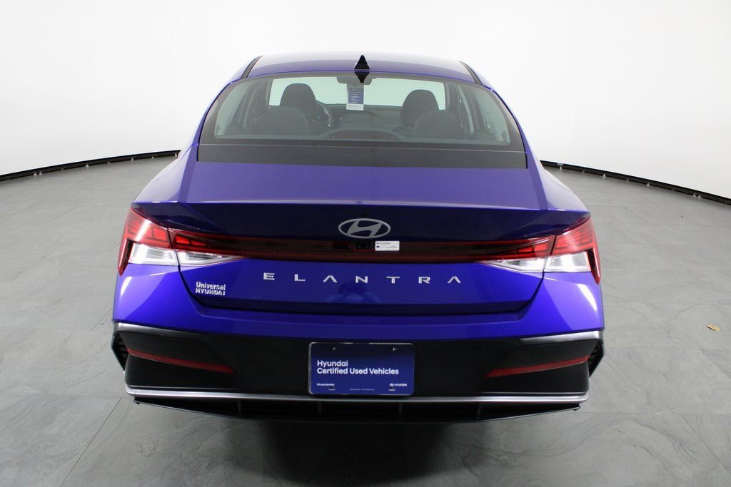 Certified 2025 Hyundai Elantra SEL image 9