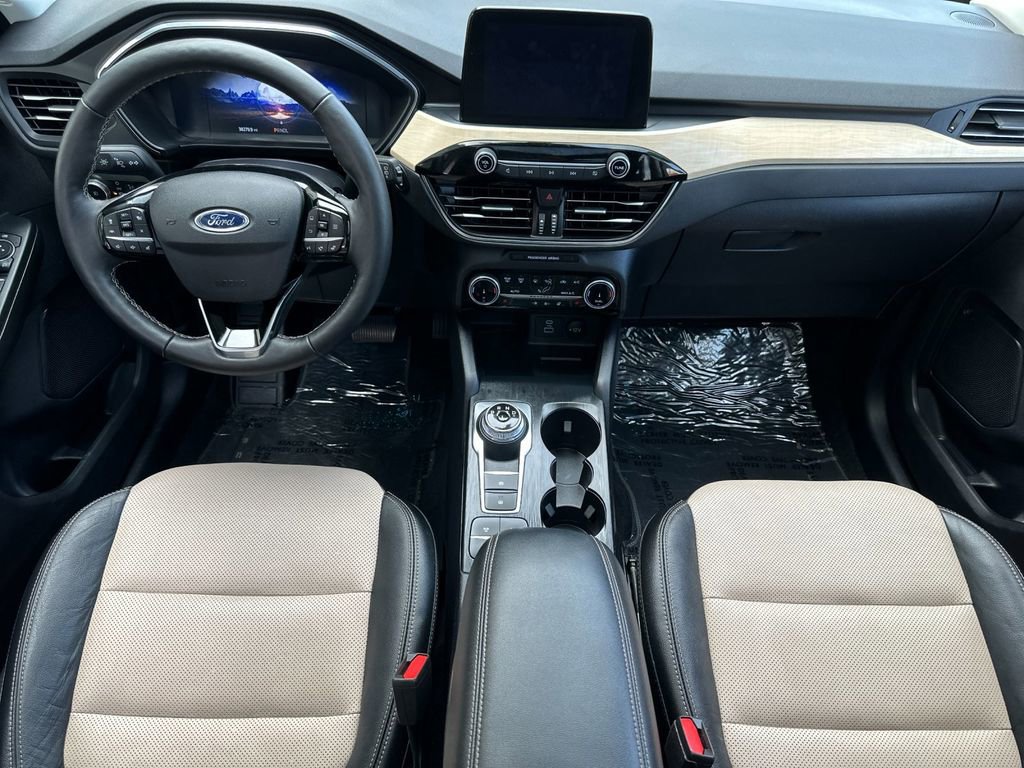 Certified 2022 Ford Escape Titanium w/ Titanium Premium Package image 12