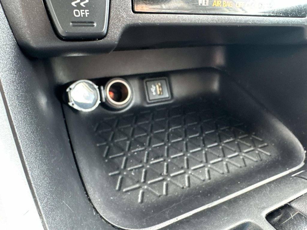 Used 2024 Toyota RAV4 XLE image 37