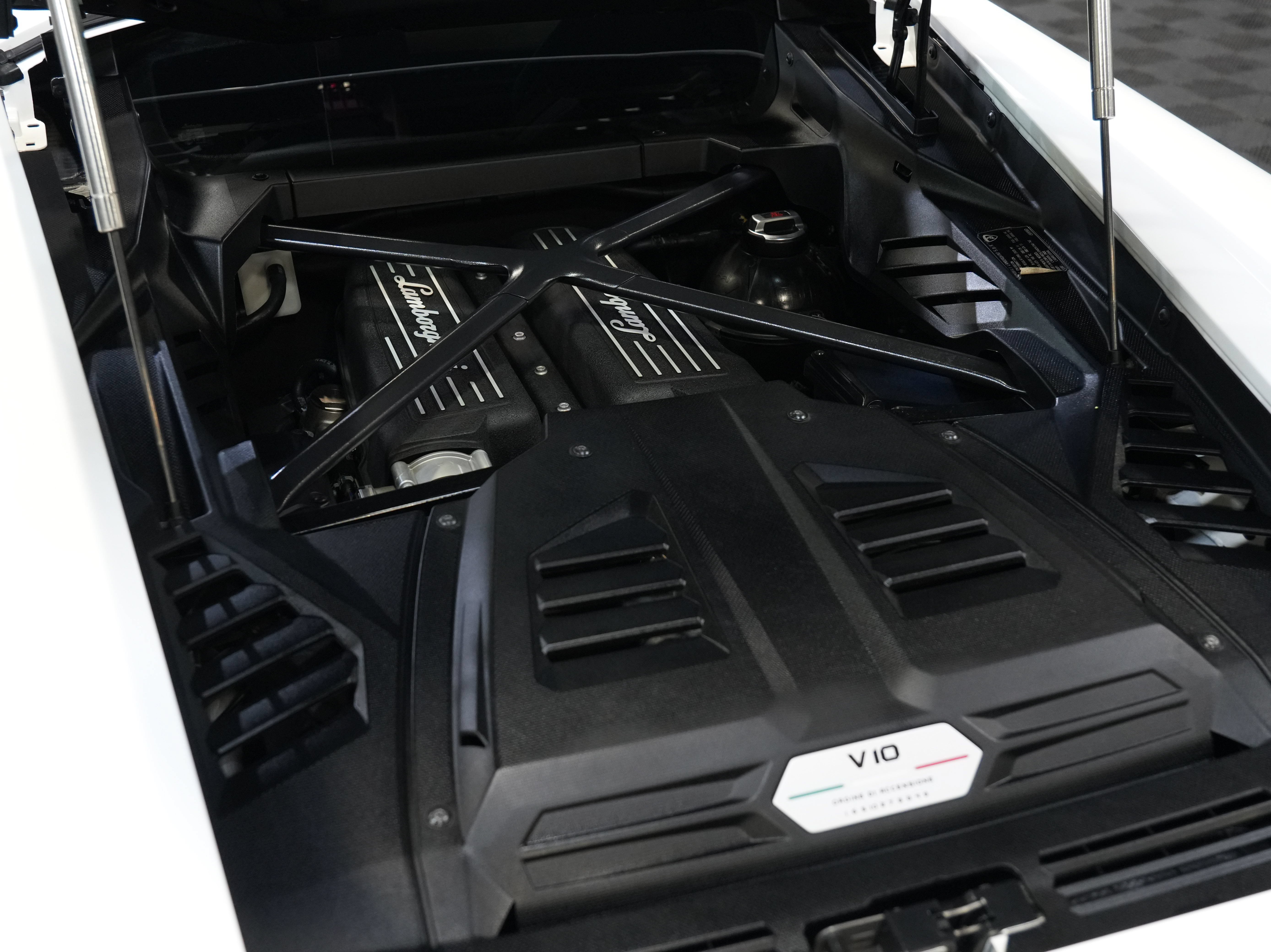 Used 2020 Lamborghini Huracan EVO AWD/4WD image 45