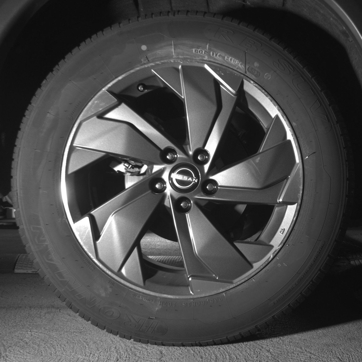 Used 2025 Nissan Rogue SV FWD image 15