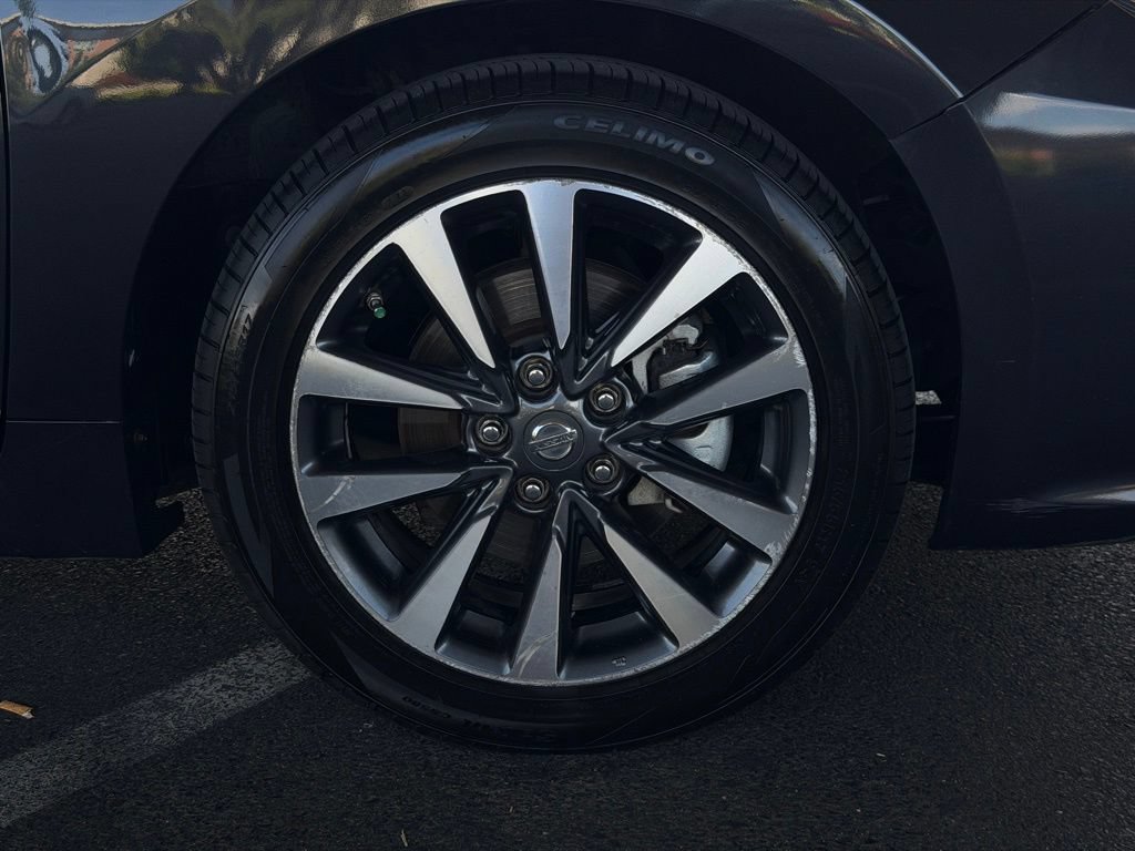 Used 2017 Nissan Altima 2.5 SL FWD image 54