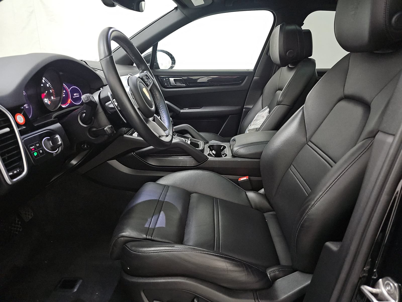 Used 2023 Porsche Cayenne AWD/4WD image 11