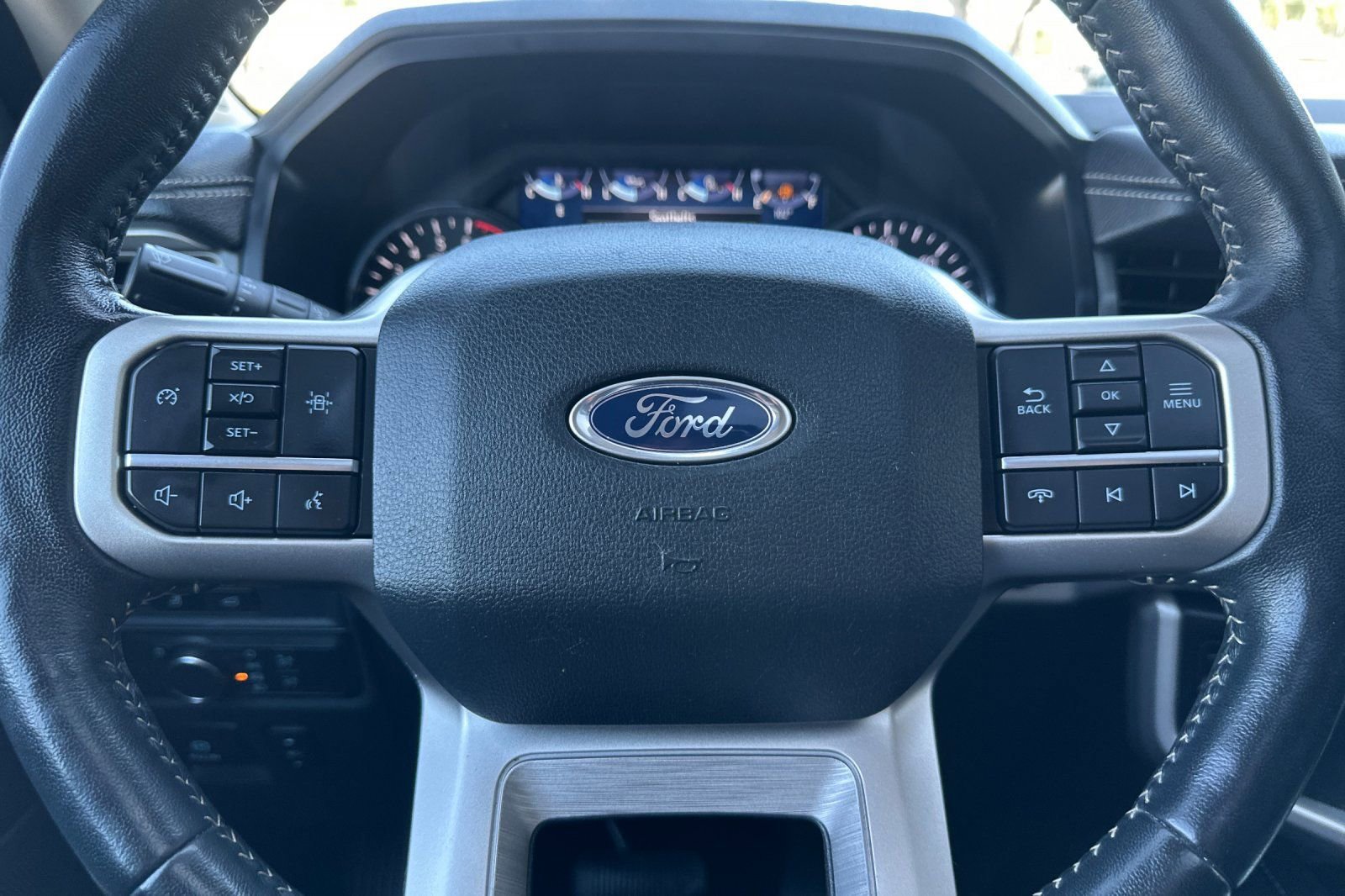 Used 2022 Ford Expedition XLT image 25