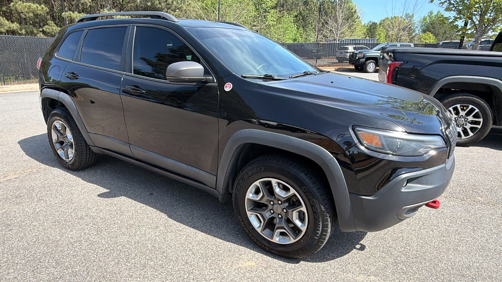 Used 2019 Jeep Cherokee Trailhawk image 5