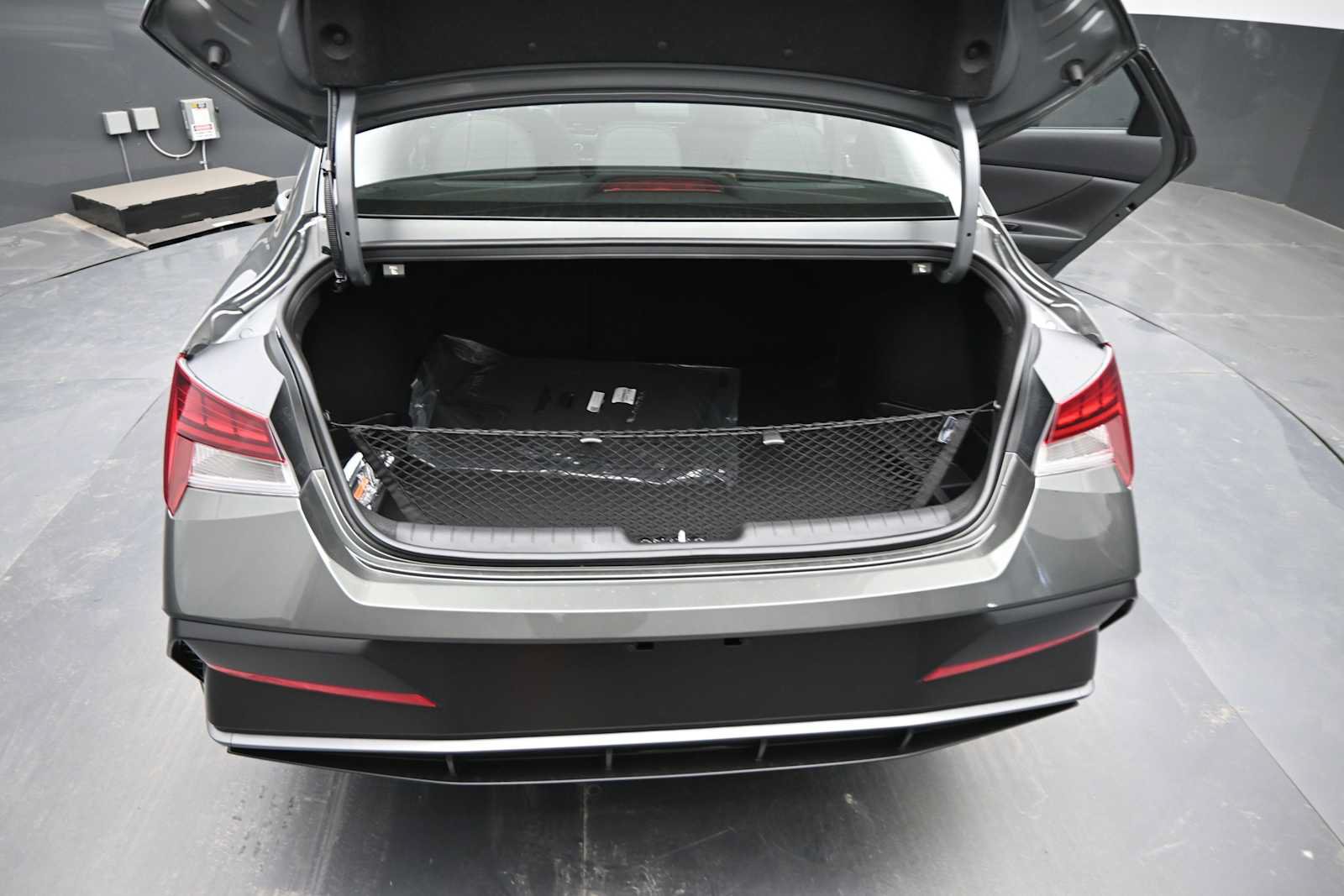 New 2026 Hyundai Elantra Limited FWD image 15
