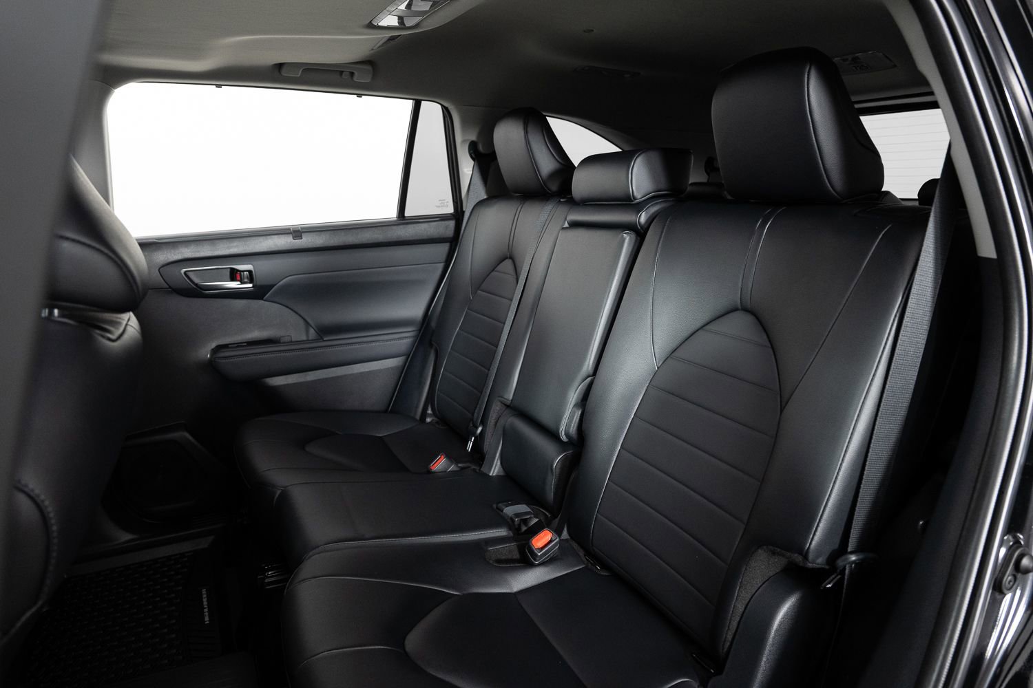 Used 2024 Toyota Highlander XLE image 17