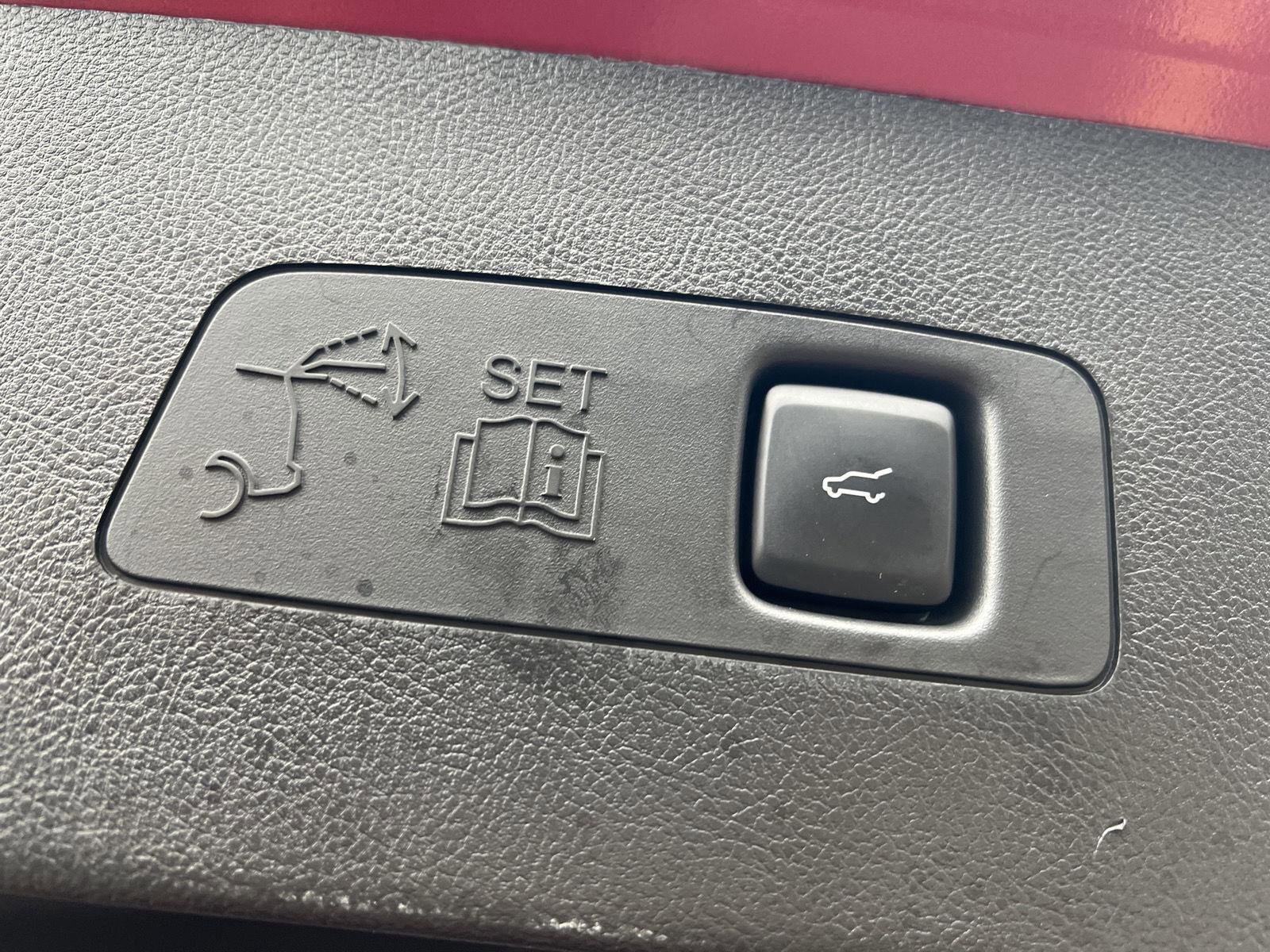 Used 2025 Lincoln Corsair AWD image 46