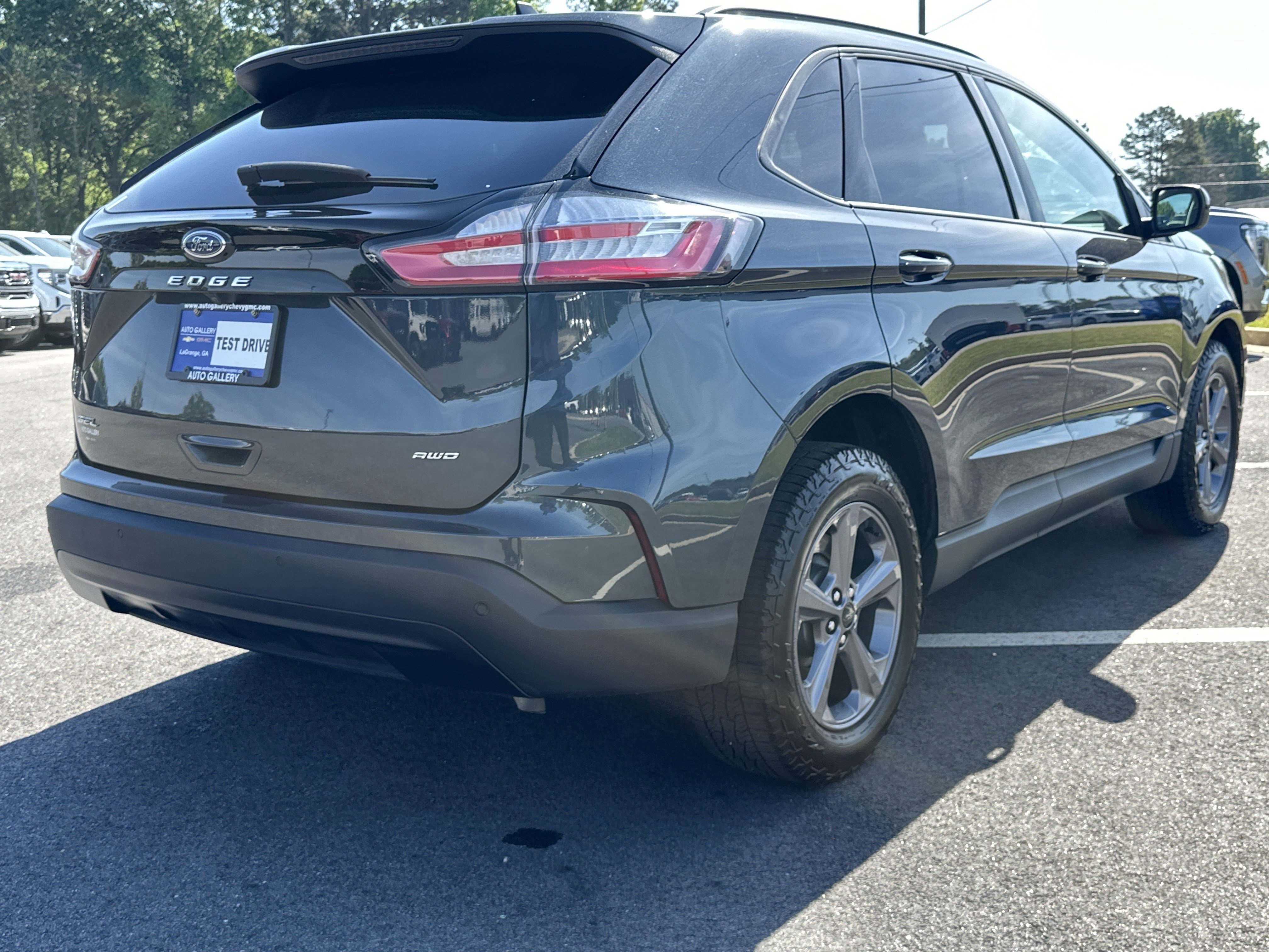 Used 2024 Ford Edge SEL w/ Sport Appearance Package image 6