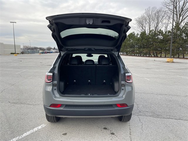 Used 2024 Jeep Compass Limited image 18