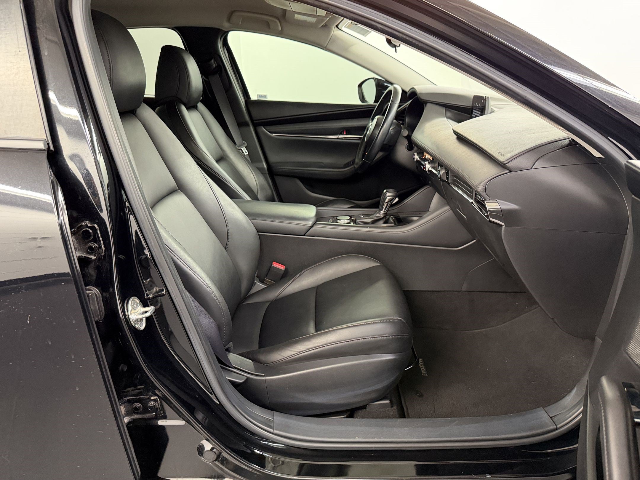 Used 2020 MAZDA MAZDA3 AWD Sedan w/ Preferred Package image 24