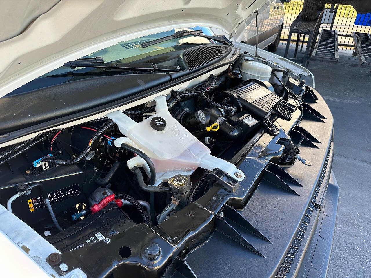 Used 2014 Chevrolet Express 2500 image 20