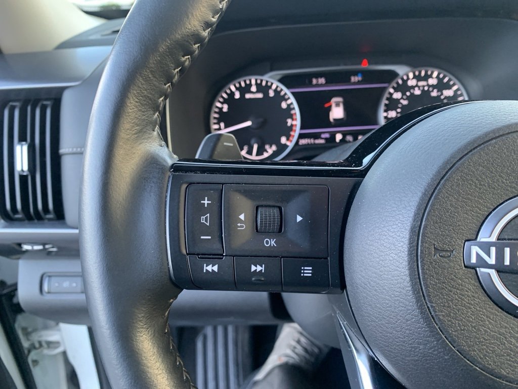 Used 2023 Nissan Pathfinder SL image 19