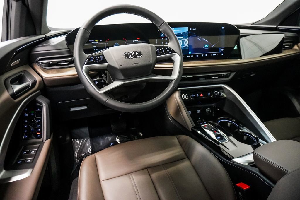 Used 2025 Audi Q5 Premium Plus w/ Premium Plus image 16