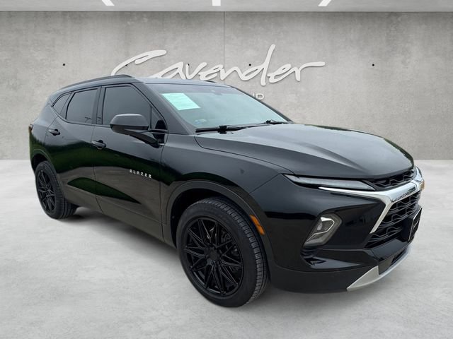 Used 2023 Chevrolet Blazer LT w/ Convenience Package FWD image 2