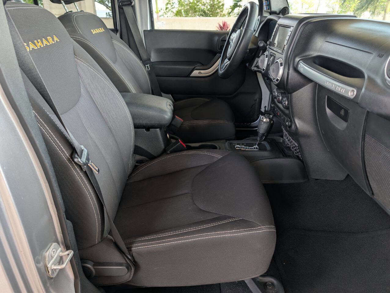 Used 2014 Jeep Wrangler Unlimited Sahara w/ Connectivity Group image 19