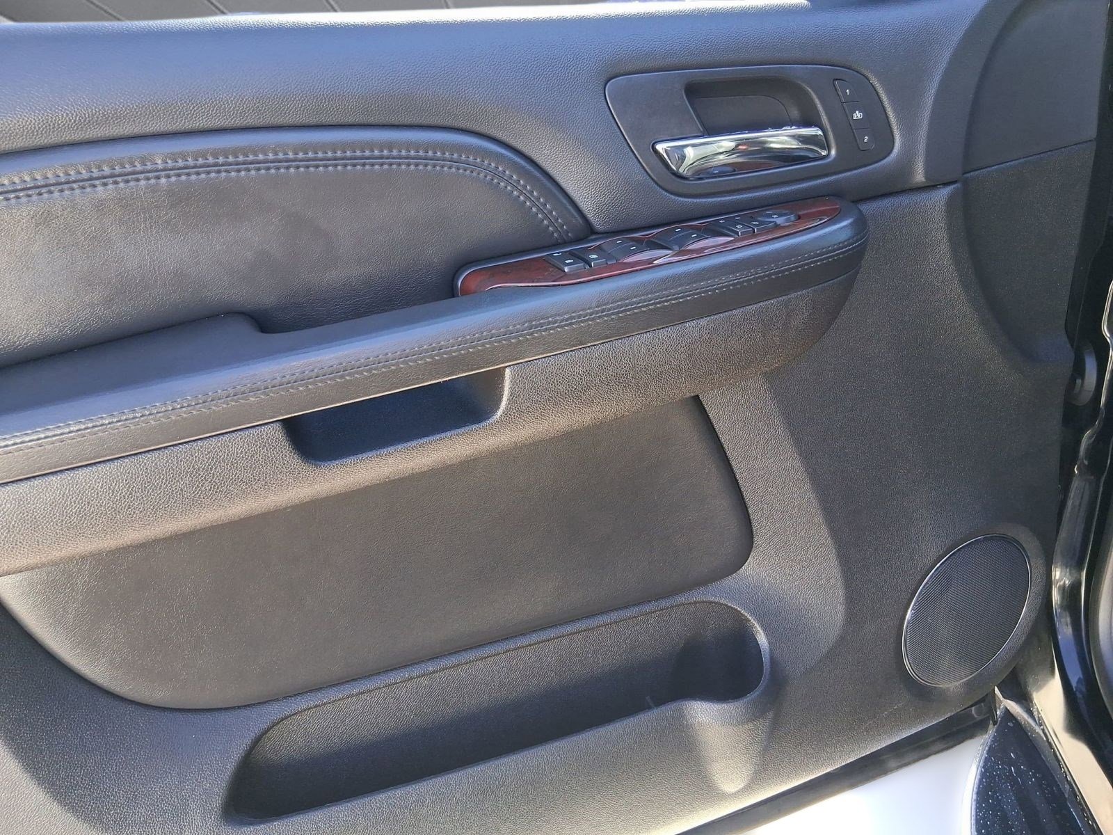 Used 2008 Cadillac Escalade EXT image 11